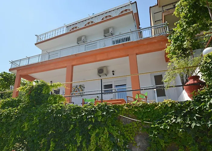 Lejlighed To Pithari *