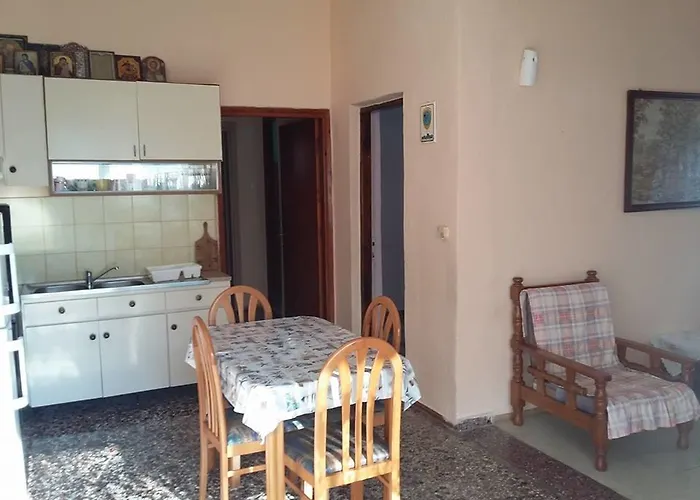 To Pithari Lejlighed *