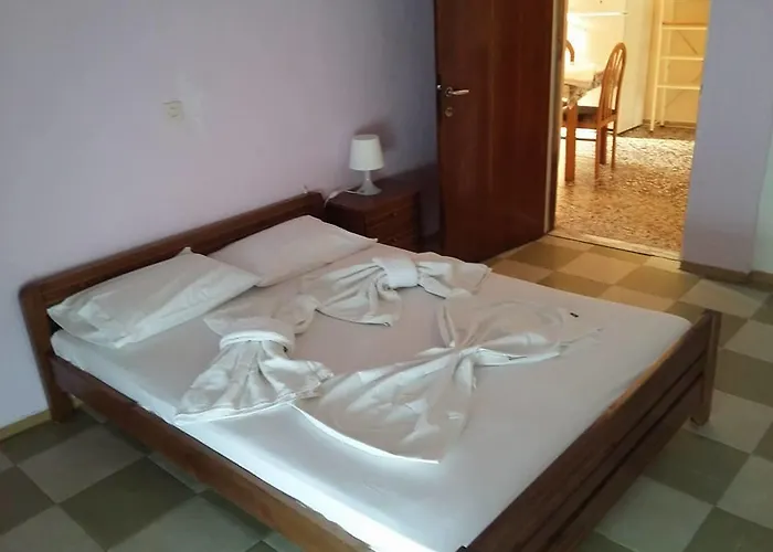 Lejlighed To Pithari